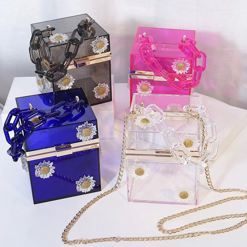Daisy Mazy Clutch